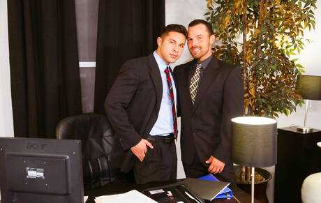 American pornstars stud Jake Morgan and bodybuilder Seth Santoro have a good sex