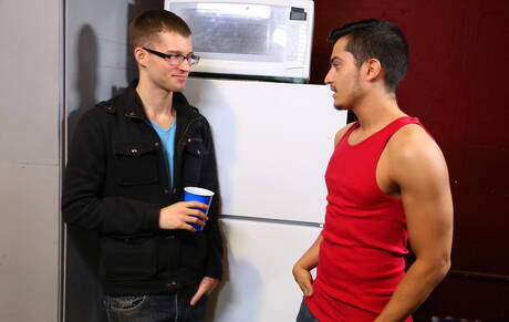 Young boy Remi Mint and latin hunk Jacob Ladder in hot anal sex