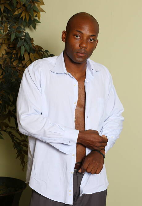 黑人帥哥歐西里斯之刃享受快樂