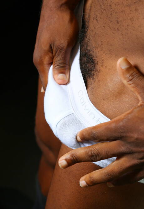 Ebony hunky guy Osiris Blade having a pleasure