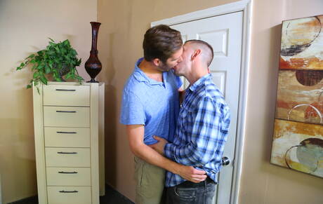 Hunk Hunter Harm and american well-built Bryan Cole fuck ass after sucking dick