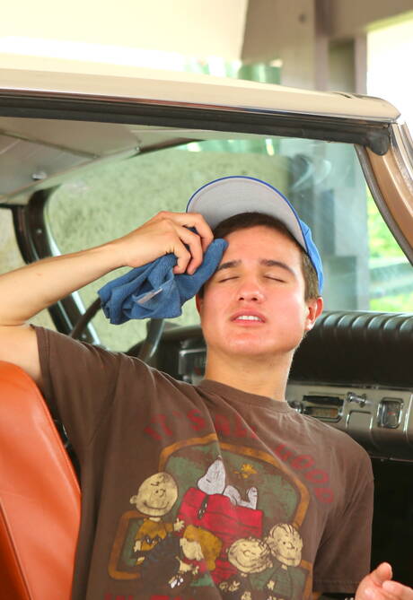 Amerykański mięśniak Myles Landon i Josh Hunter ruchają tyłek na zewnątrz