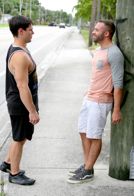 Leuke Amerikaanse vrienden superstud Braxton Smith en superstud Aspen maken buiten de liefde