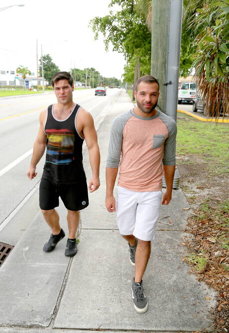 Leuke Amerikaanse vrienden superstud Braxton Smith en superstud Aspen maken buiten de liefde