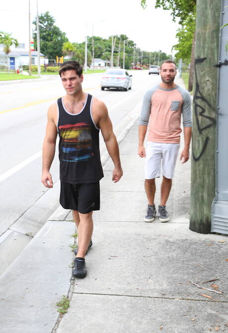 Leuke Amerikaanse vrienden superstud Braxton Smith en superstud Aspen maken buiten de liefde