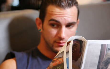 Las estrellas porno estadounidenses Phenix Saint y Billy Santoro hacen el amor