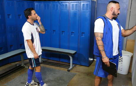 Mexican bear Alessio Romero and cuban hunk Nick Cross fuck after blowjob