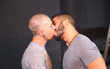 美國帥哥大力士 Trey Turner 和毛茸茸的猛男 Alex Greene 上演熱辣情侶戲