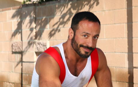 Vinnie Stefano and american young dude Micky Mackenzie have a hot couple scene in the pool