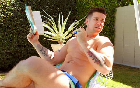 American husky guy Trenton Ducati and beefy Chris Abbot have anal sex in the kitchen