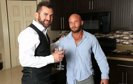 Deux Américains, le dur à cuire Drake Jaden et l