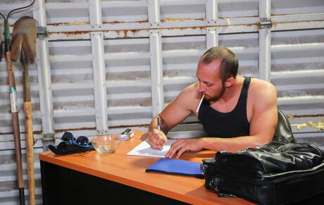 Os famosos americanos, o fortão Toby Springs e o garanhão peludo Dustin Steele se chupando e transando