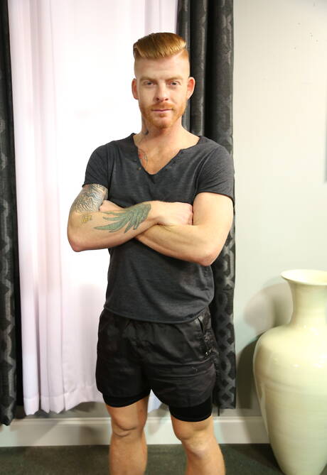 Der attraktive Buddy Mason und der kräftige Amerikaner Bennett Anthony bei einem heißen Arschfick im Freien