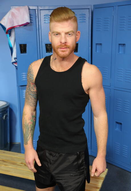 Heiße amerikanische Jungs, der muskulöse Cameron Kincade und der muskulöse Bennett Anthony haben eine heiße Paarszene