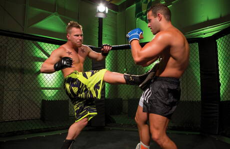 Der britische muskulöse Luke Adams und der gut gebaute amerikanische Owen Michaels lieben sich