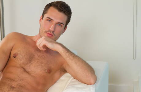 American husky guy Brenner Bolton and french well-built Theo Ford have a good anal sex