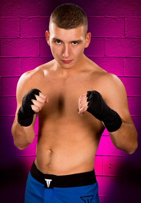 Zwei amerikanische Jungs, der haarige Hengst Dylan Knight und der kräftige Jimmy Roman, haben eine heiße Paarszene