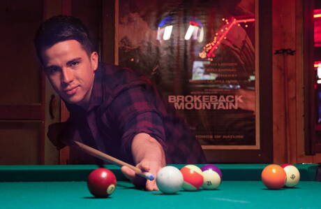 Der harte Amerikaner Ryan Rose und der kräftige Brute haben heißen Analsex in der Küche