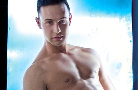 Amerykański ogier Josh Conners i latynoski mięśniak Jacob Taylor kochają się