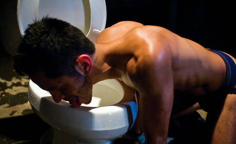 激情三人行：Damien Holt、Shawn Hunter 和 Tris Roberts 激情跨種族肛交