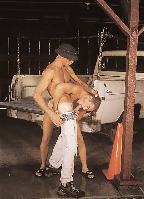 Nice american guys strongman Scott Austin and muscular Addison Scott have a hot sex with fisting outdoor