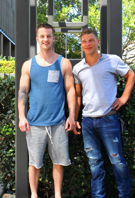 Deux mecs américains bien bâtis, Quentin Gainz et le beau Bridger Watts font l