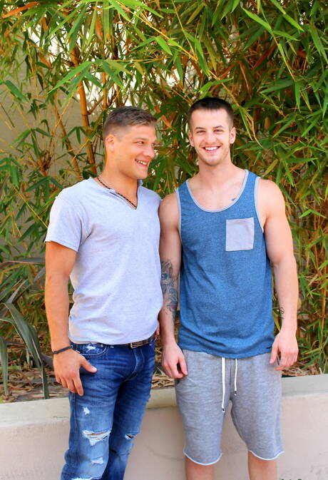 Deux mecs américains bien bâtis, Quentin Gainz et le beau Bridger Watts font l