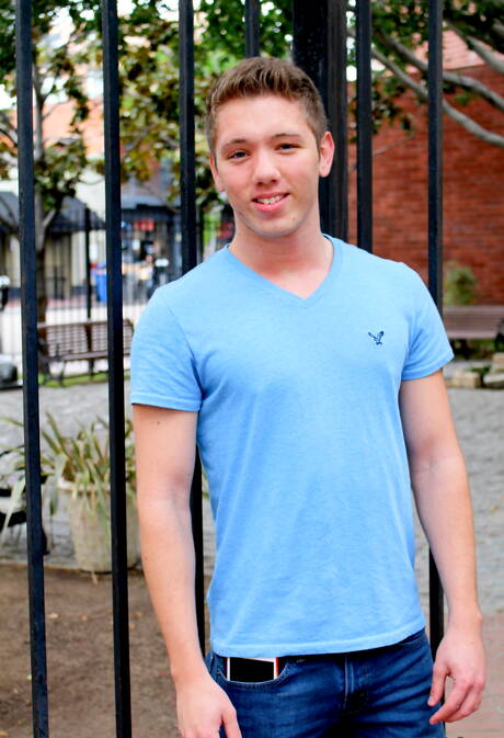 Hunky guy Johnny Thompson posing nude outside