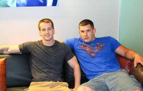 Jeremy Diesel and american husky guy Quentin Gainz in hot ass fuck action outside