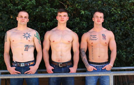 淫蕩的夥伴 Quentin Gainz、Van James 和 Colton Phobos 在戶外進行熱辣三人肛交