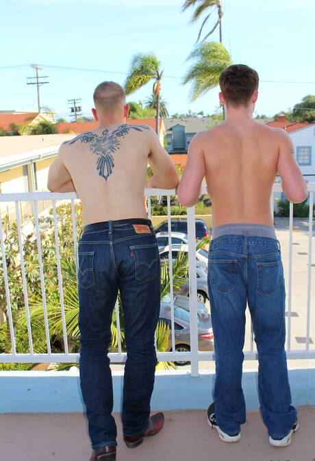 Beefy Dominic and well-built Chase? fuck after blowjob outside