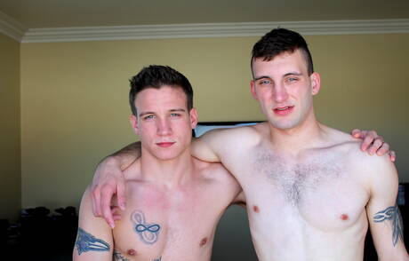 Gorgeous dude Scott Millie and hot guy Mike Hollister fuck after blowjob outside