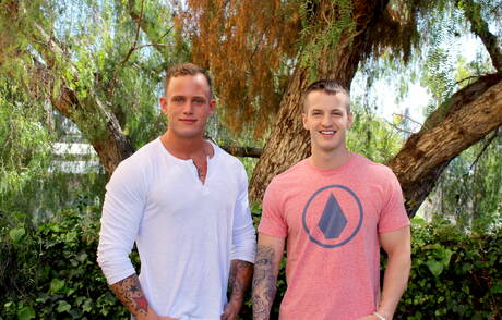 Active Duty: Pretty american guys well-built Quentin Gainz and superstud Zack Matthews have a good anal sex outside