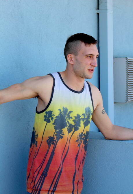 Husky guy Scott Millie shows a beautiful body outdoor