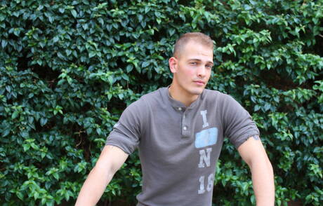 Bull Chase mostra um corpo bem construído por fora