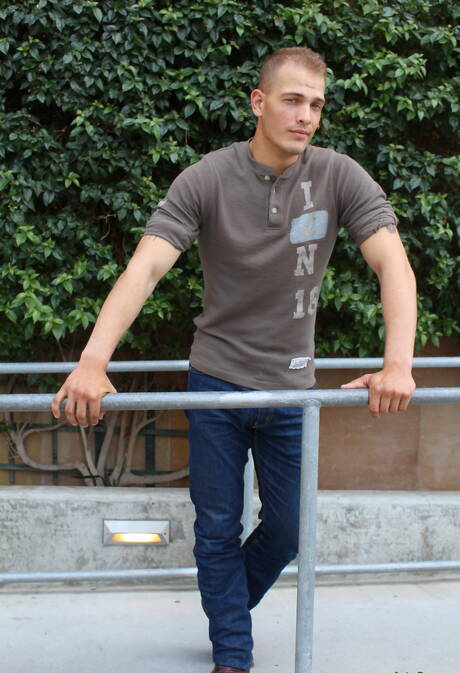 Bull Chase mostra um corpo bem construído por fora