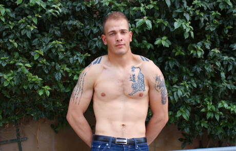 Bull Chase mostra um corpo bem construído por fora