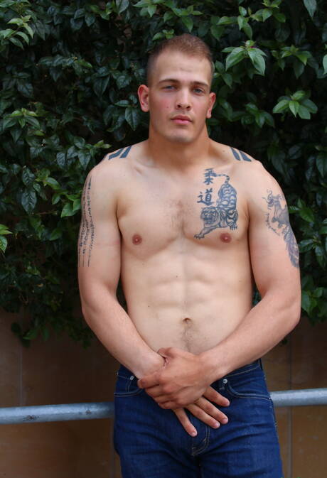 Bull Chase mostra um corpo bem construído por fora