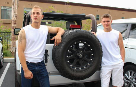 Well-built Dante and tough guy Chase have a good oral sex in the kitchen