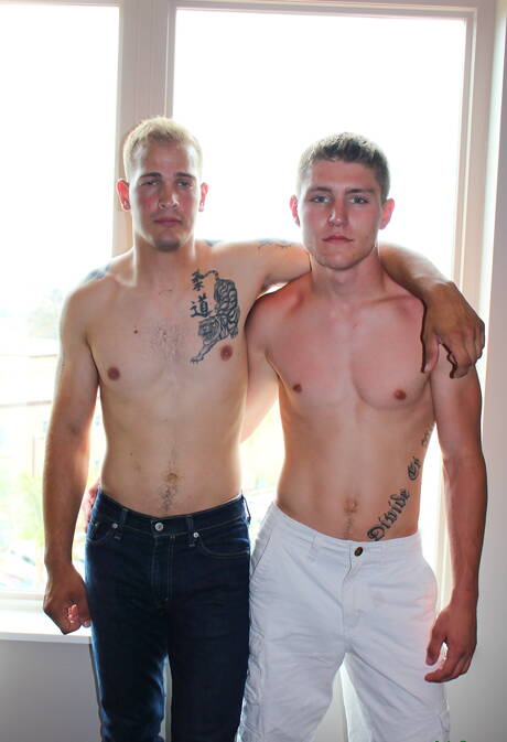 Well-built Dante and tough guy Chase have a good oral sex in the kitchen