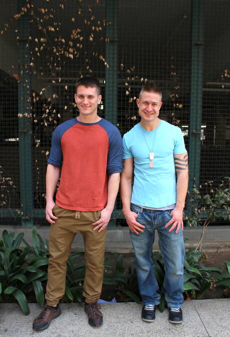 Active Duty: 超級帥哥邁克爾和美國帥哥艾倫盧卡斯在戶外享受火熱的同性戀場景