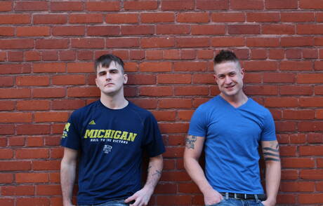 肌肉男Michael和肌肉男Ricky Stance在戶外激情啪啪