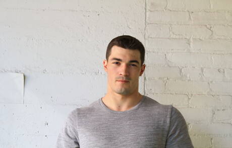 Bull Scott mostra un corpo robusto