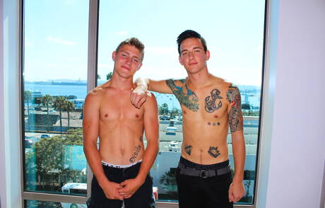 Well-built Matthew Reeves and beefcake Dante have a good sex outdoor