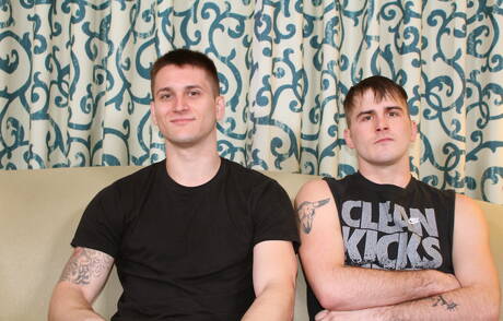 硬漢Ricky Stance和美國硬漢Allen Lucas在戶外激情激情肛交