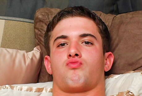 肌肉男凱西（Kasey）用雞雞打飛機