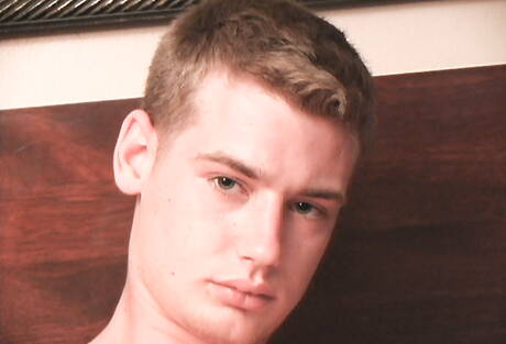 年輕的托德很開心