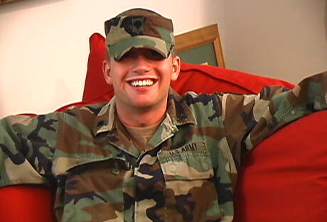 肌肉發達的西蒙玩弄雞巴