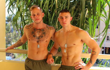 アメリカのスター、力持ちのリプリー・グレイと力持ちのザック・マシューズが屋外で激しいアナルセックスをする