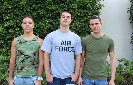 Sexy guys Princeton Price, Phillip Fox and Diego have a threesome pleasure outside